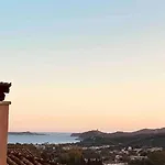 Rokkaria Holidays דירה