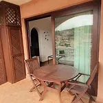 דירה Rokkaria Holidays *