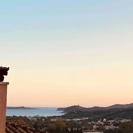Rokkaria Holidays דירה